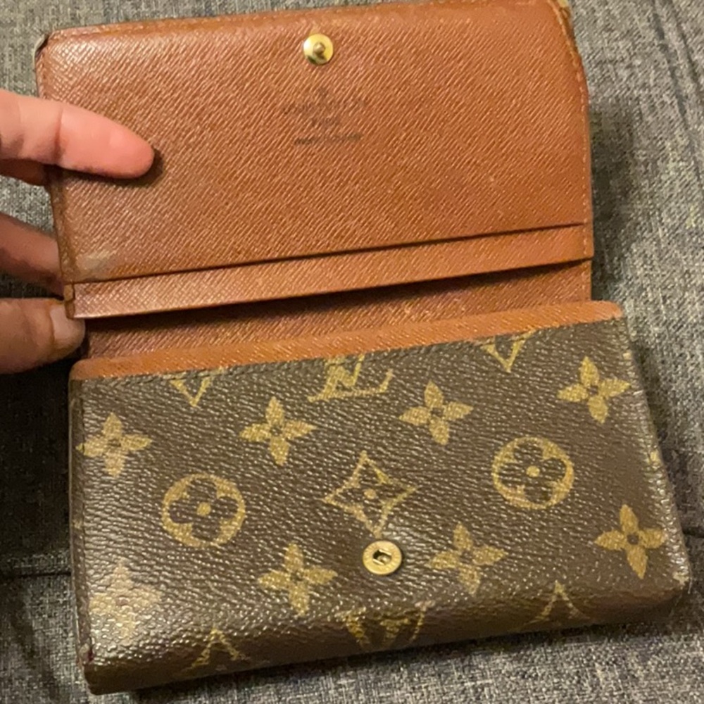 Louis Vuitton Leather Wallet With COA - Picture 6 of 16